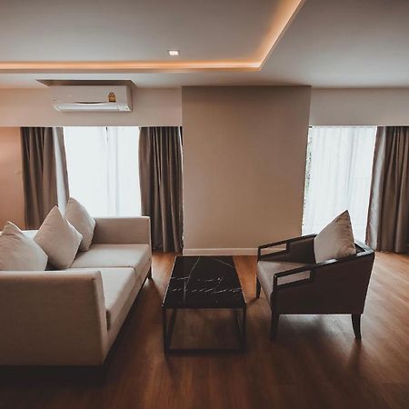 Ava Hotel Phitsanulok Exterior photo