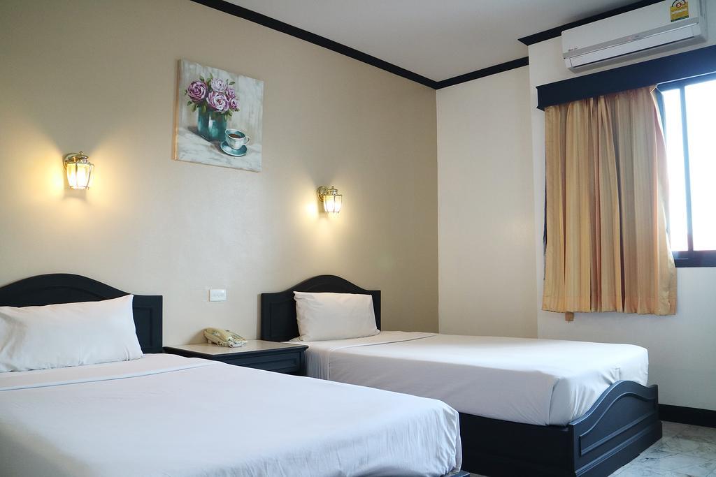 Ava Hotel Phitsanulok Exterior photo