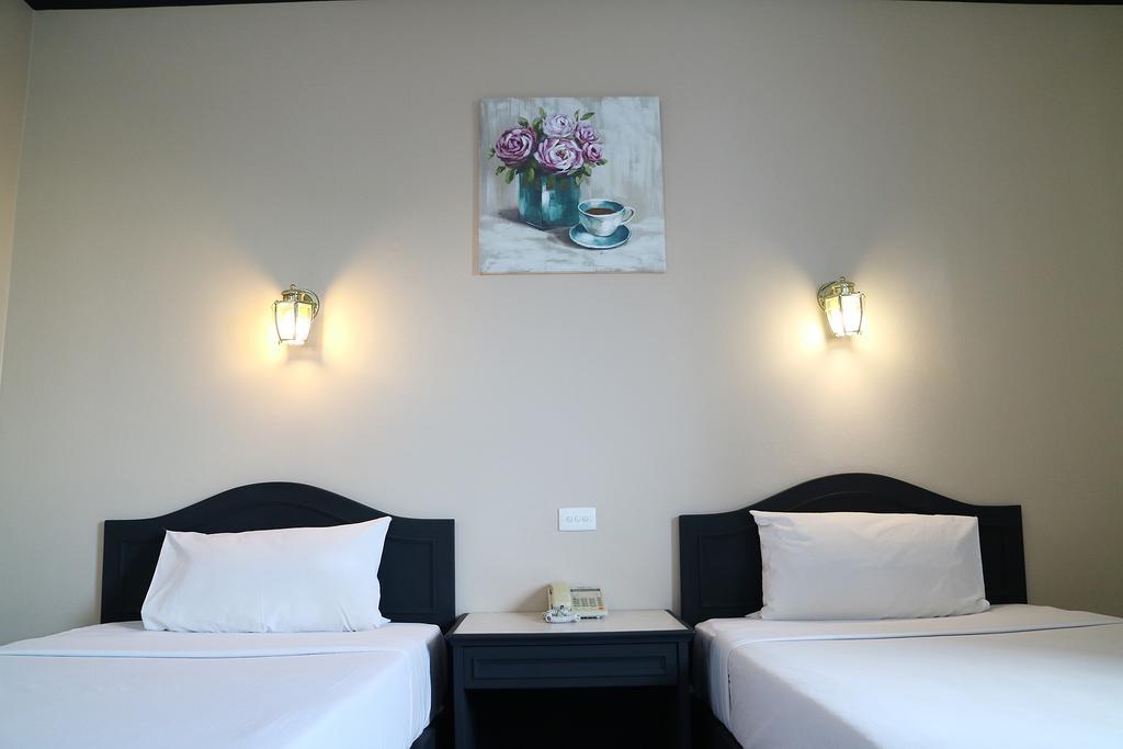 Ava Hotel Phitsanulok Exterior photo