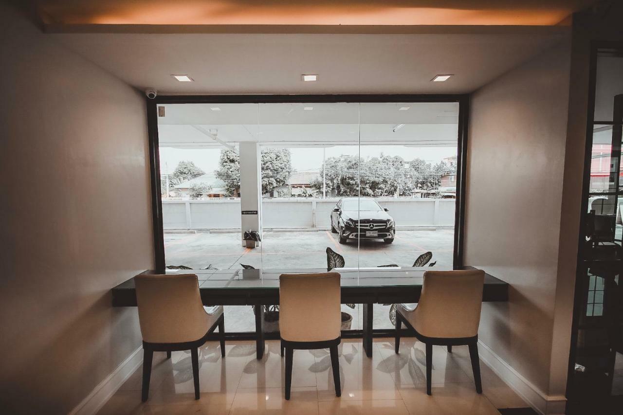 Ava Hotel Phitsanulok Exterior photo